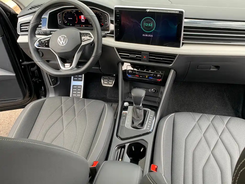 VOLKSWAGEN TIGUAN L 2023