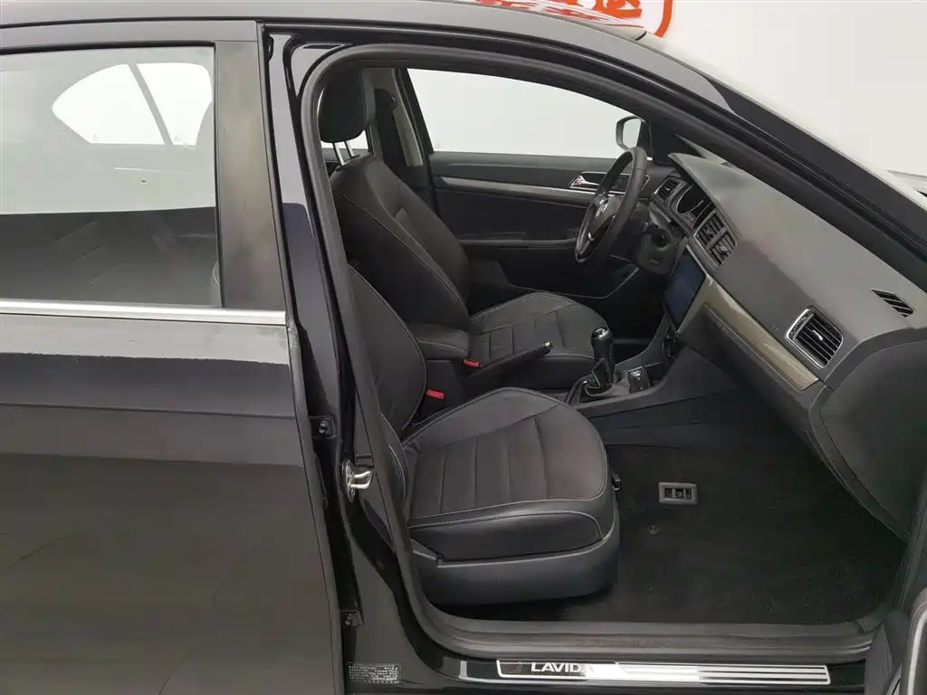 VOLKSWAGEN LAVIDA 2018