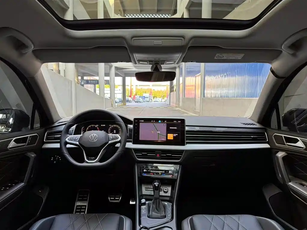 VOLKSWAGEN TIGUAN L 2024