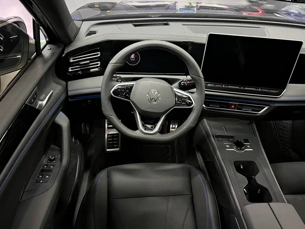 VOLKSWAGEN TIGUAN L 2025