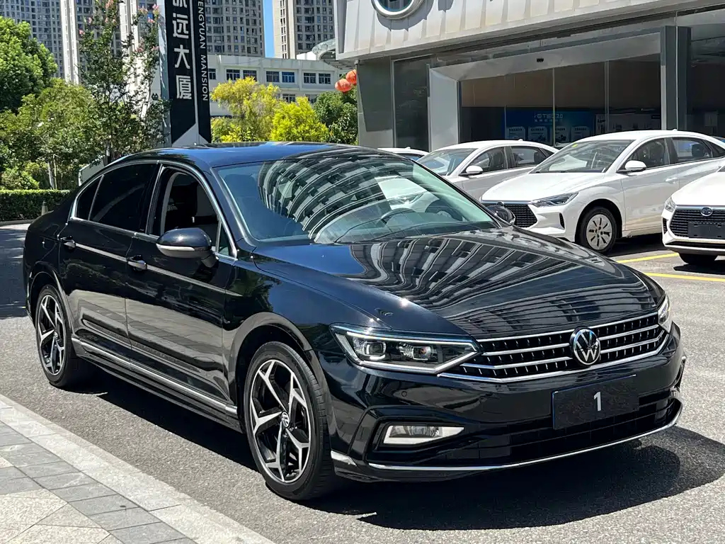 VOLKSWAGEN MAGOTAN 2023