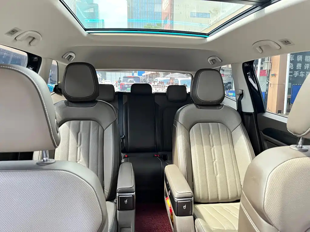 VOLKSWAGEN VILORAN 2022