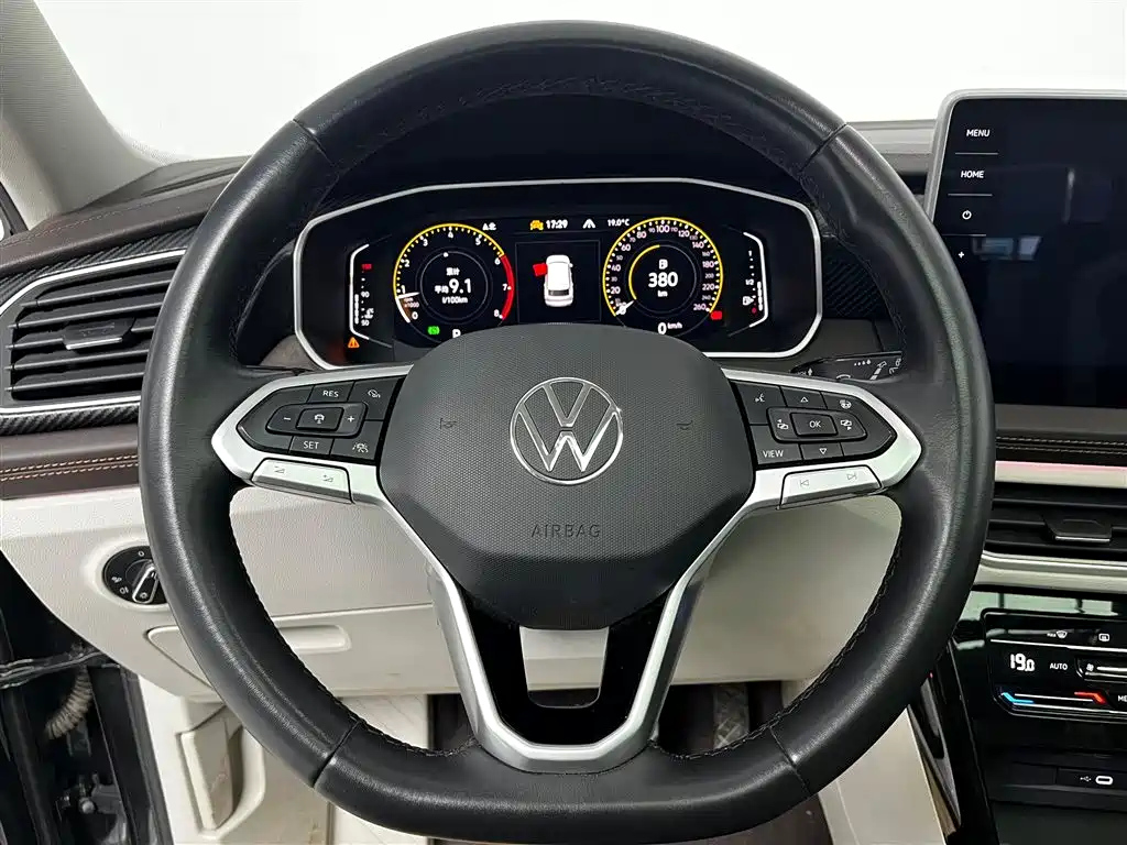 VOLKSWAGEN TAYRON 2022