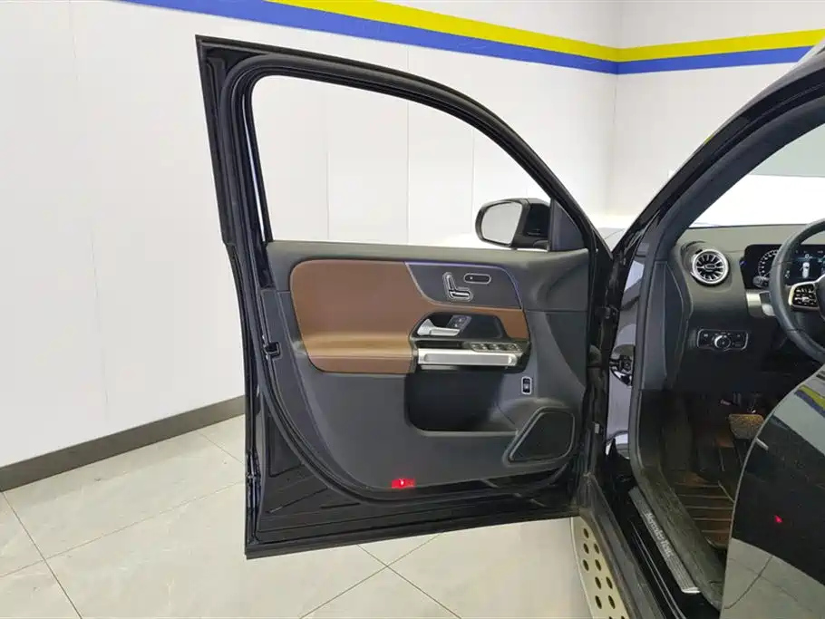 MERCEDES BENZ GLB 2022