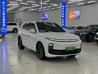 LI AUTO L6  2024