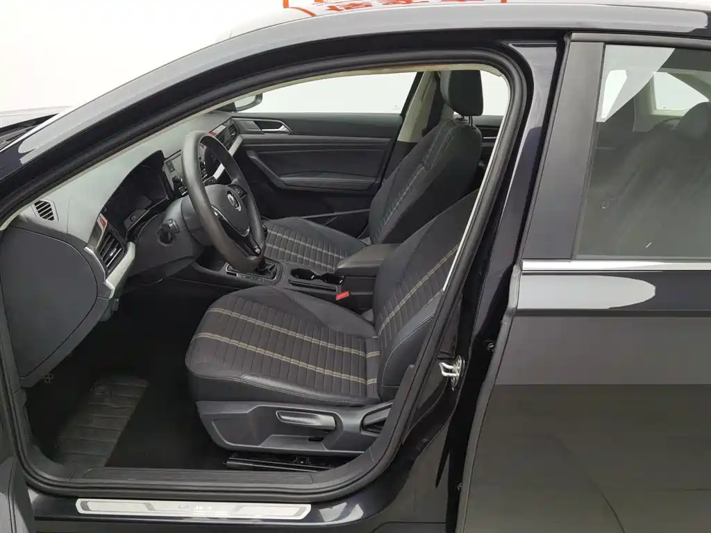 VOLKSWAGEN LAVIDA 2020