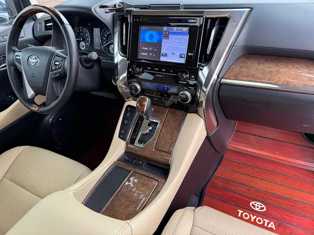 TOYOTA ALPHARD 2018