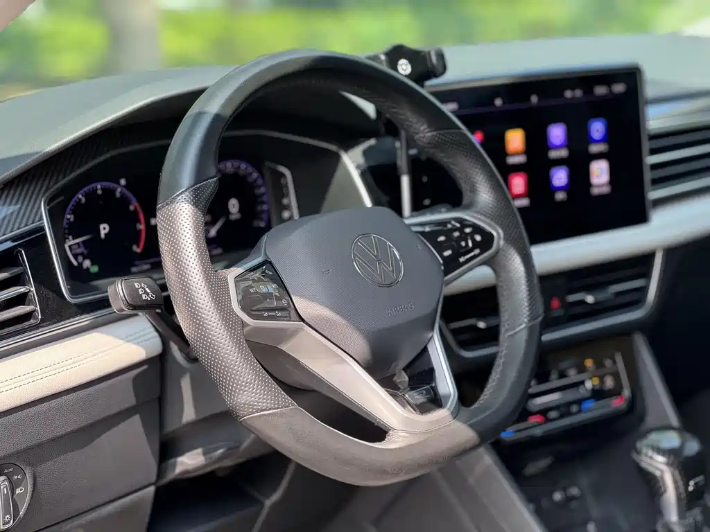VOLKSWAGEN TIGUAN L 2022
