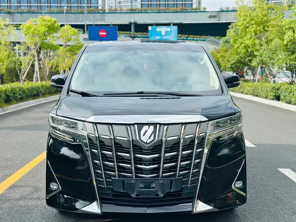 TOYOTA ALPHARD 2018