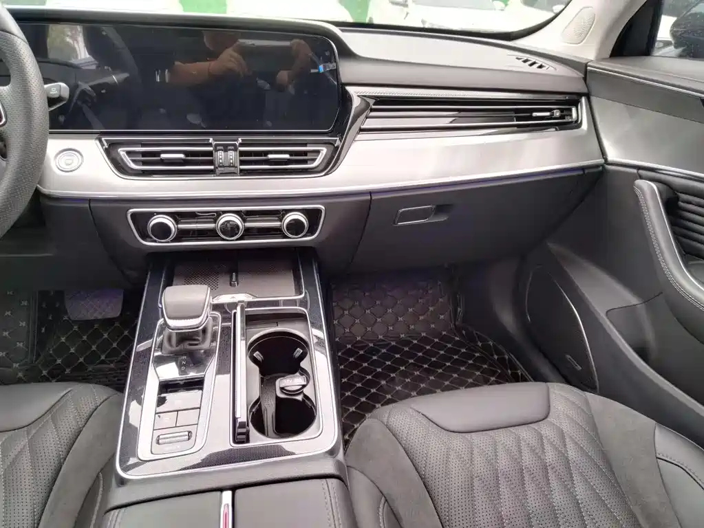 HONGQI HS5 2023