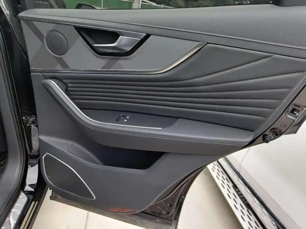 HONGQI HS5 2023