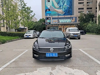 VOLKSWAGEN PASSAT 2017