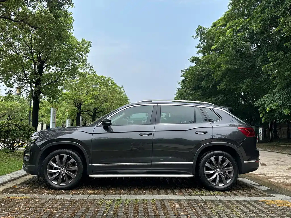 VOLKSWAGEN TAYRON 2020