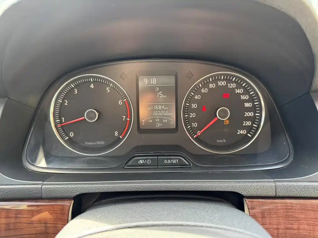 VOLKSWAGEN LAVIDA 2013