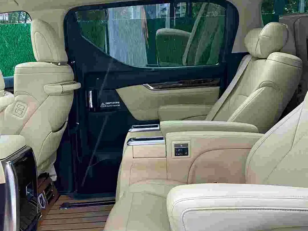 TOYOTA ALPHARD 2018