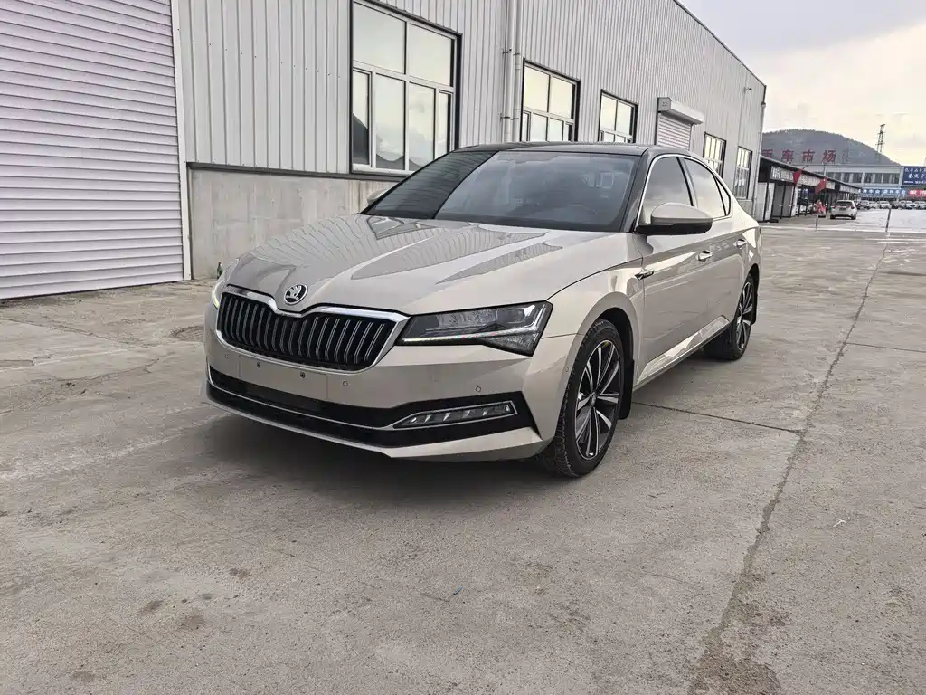 SKODA SUPERB 2023