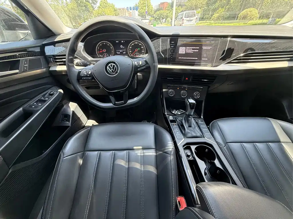 VOLKSWAGEN PASSAT 2021