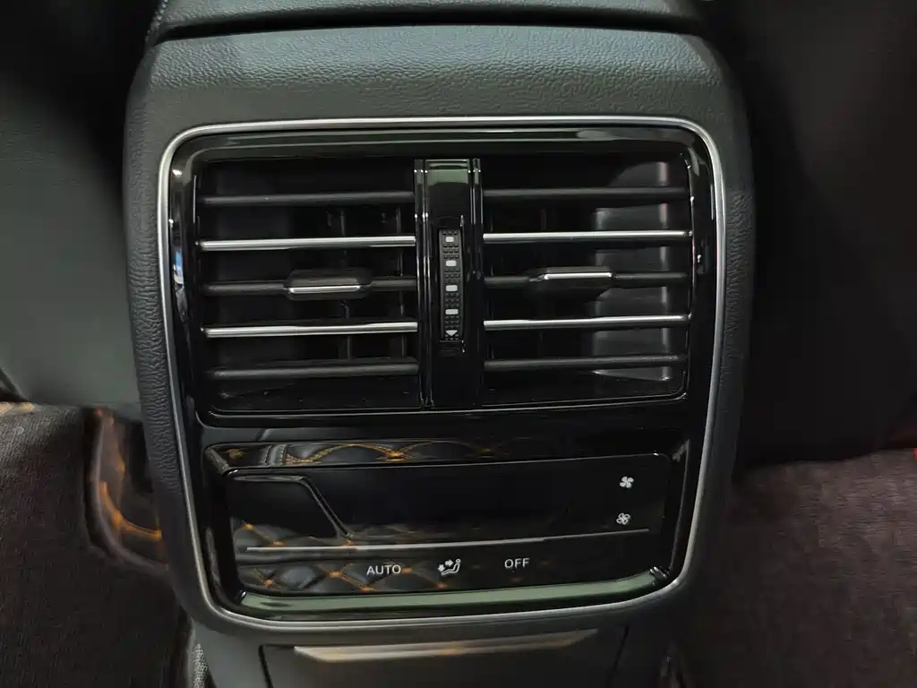 VOLKSWAGEN MAGOTAN 2020