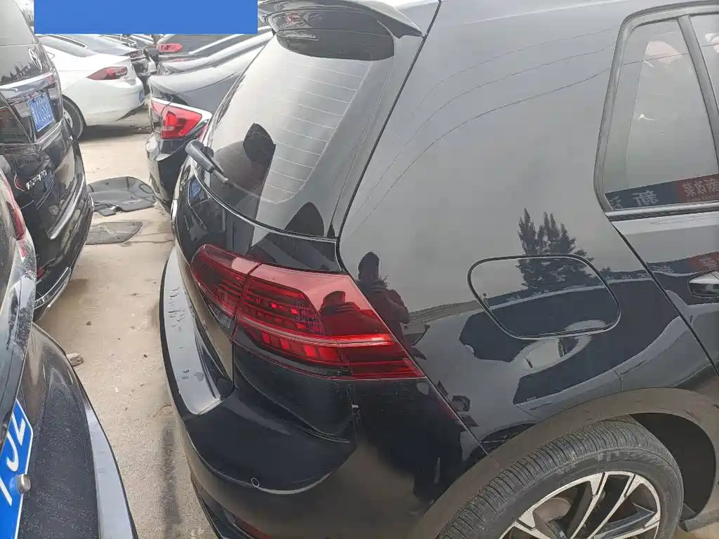 VOLKSWAGEN GOLF 2020