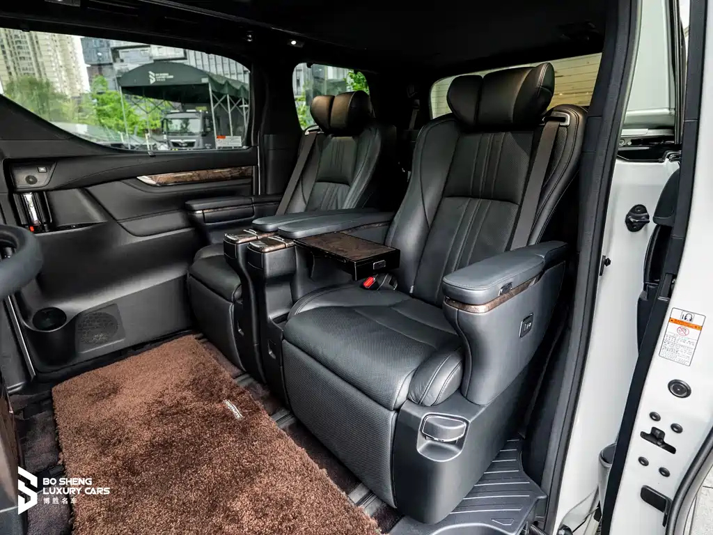 TOYOTA ALPHARD 2018