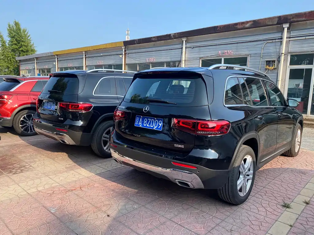 MERCEDES BENZ GLB 2023