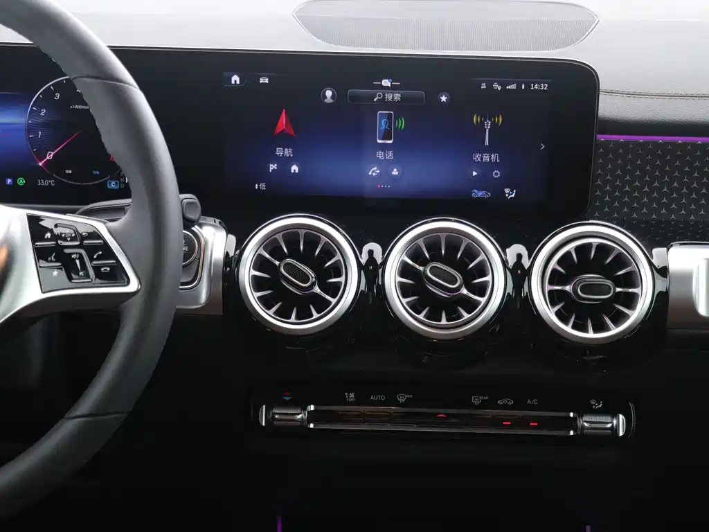 MERCEDES BENZ GLB 2024