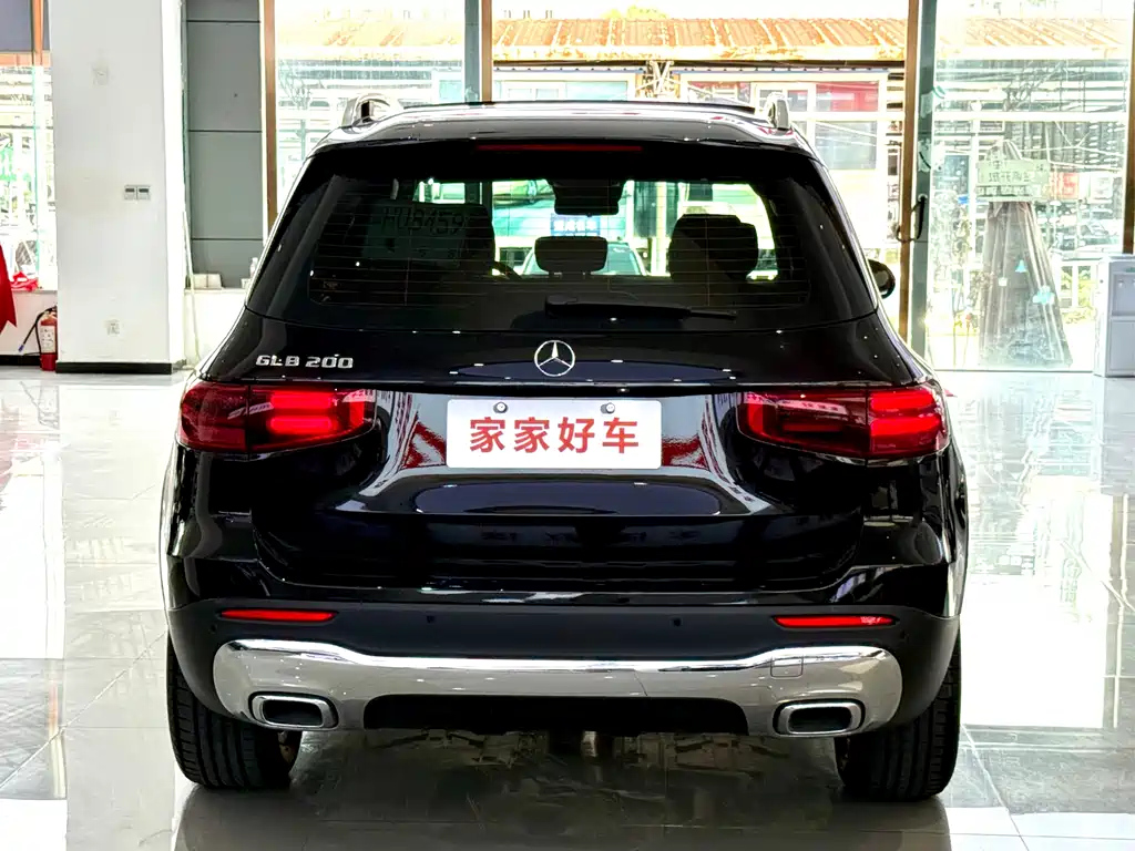 MERCEDES BENZ GLB 2024