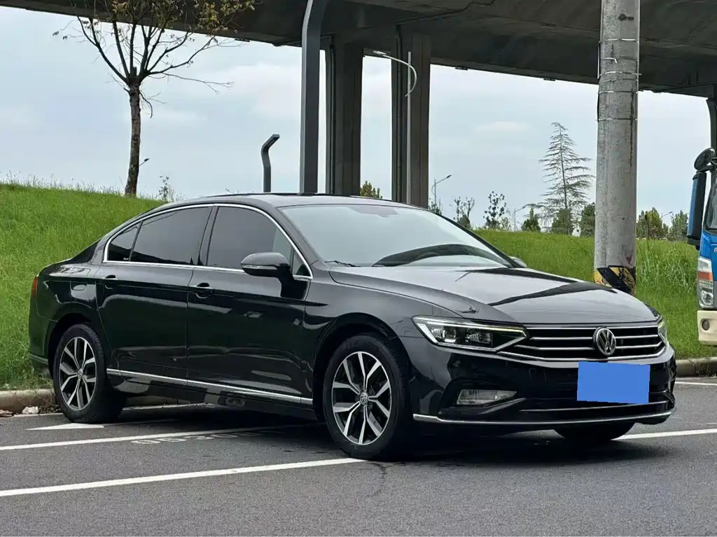 VOLKSWAGEN MAGOTAN 2020