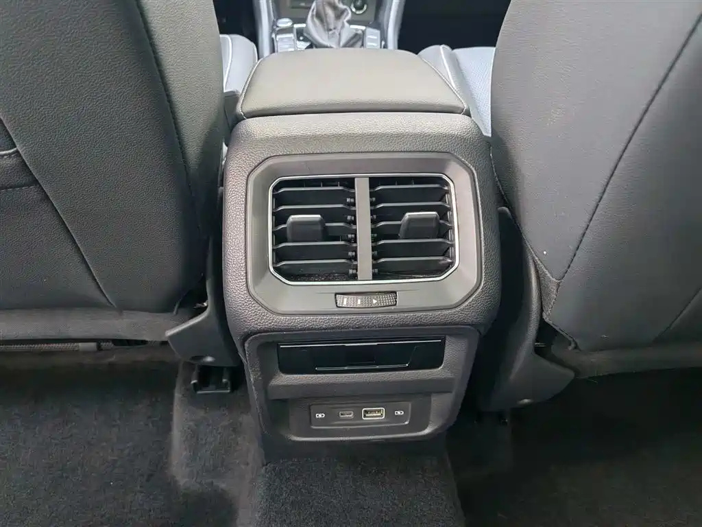 VOLKSWAGEN TIGUAN L 2022