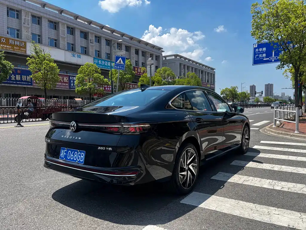 VOLKSWAGEN MAGOTAN 2024