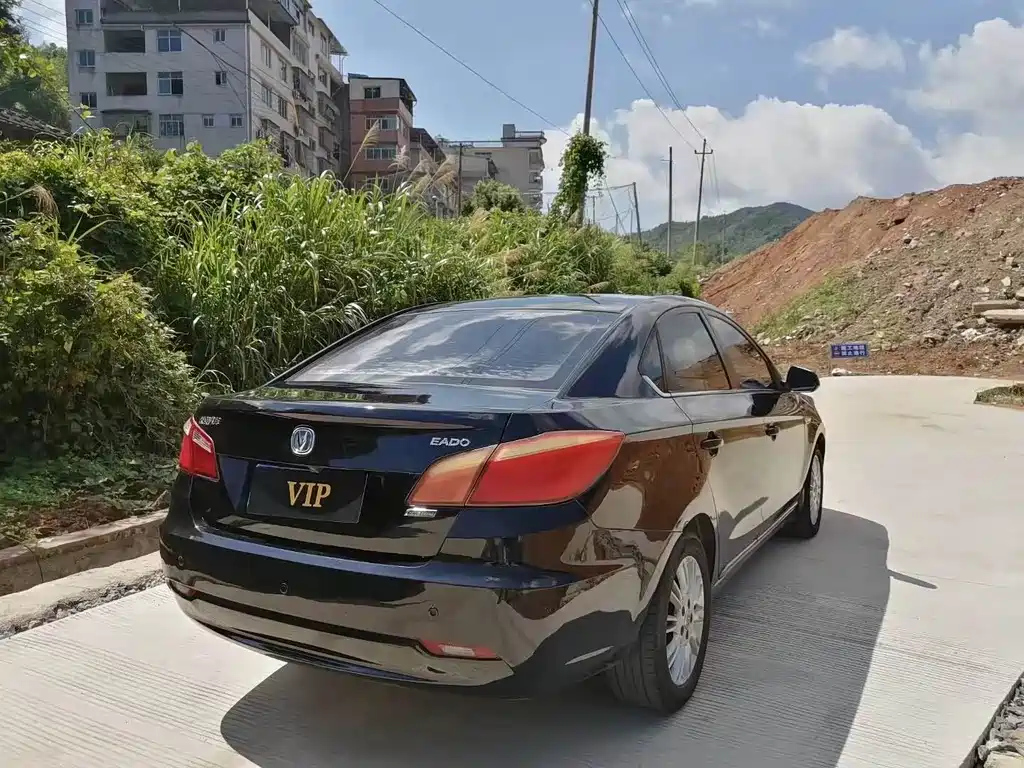 CHANGAN EADO 2014