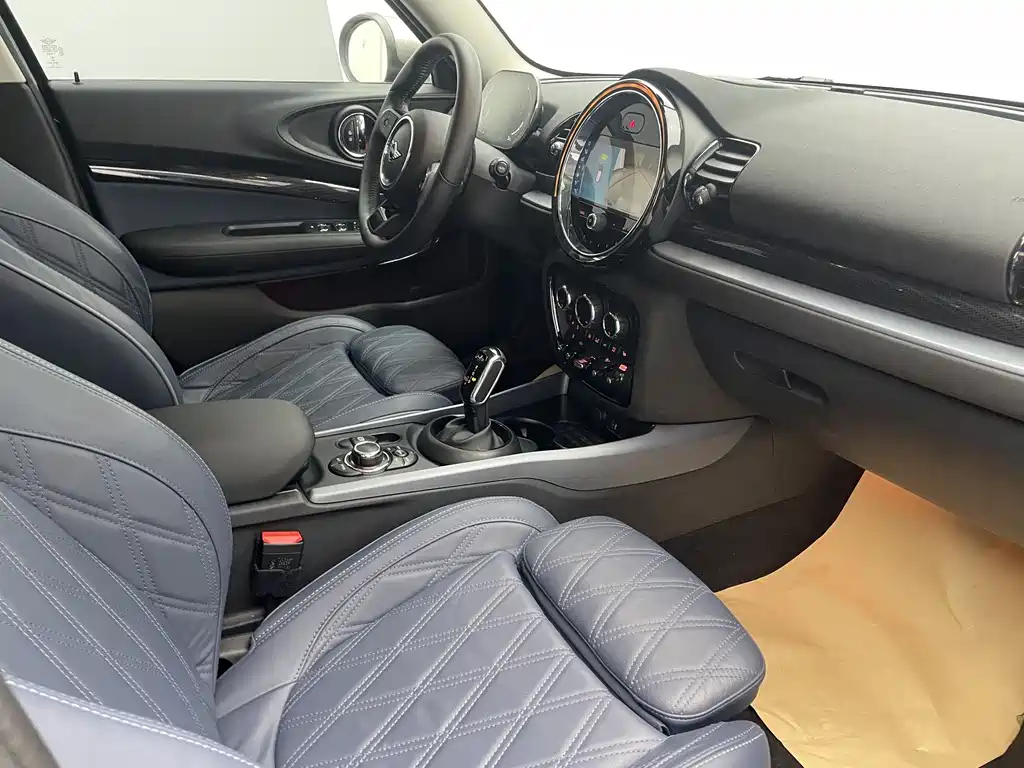 MINI CLUBMAN 2021