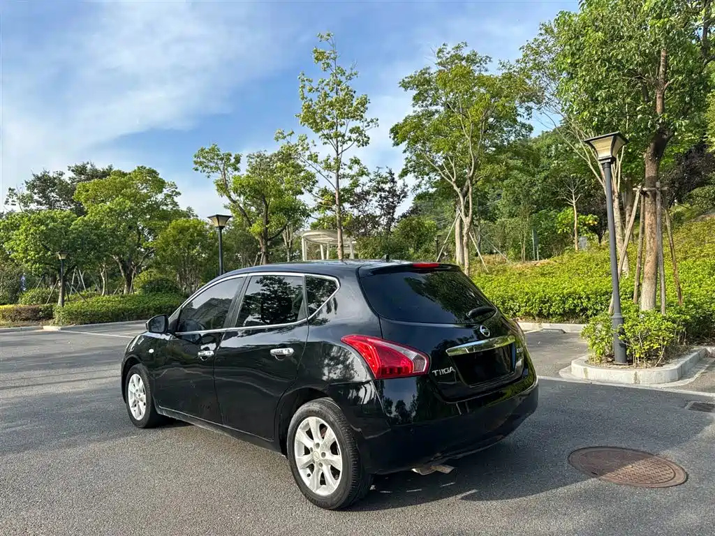 NISSAN TIIDA TIIDA 2014