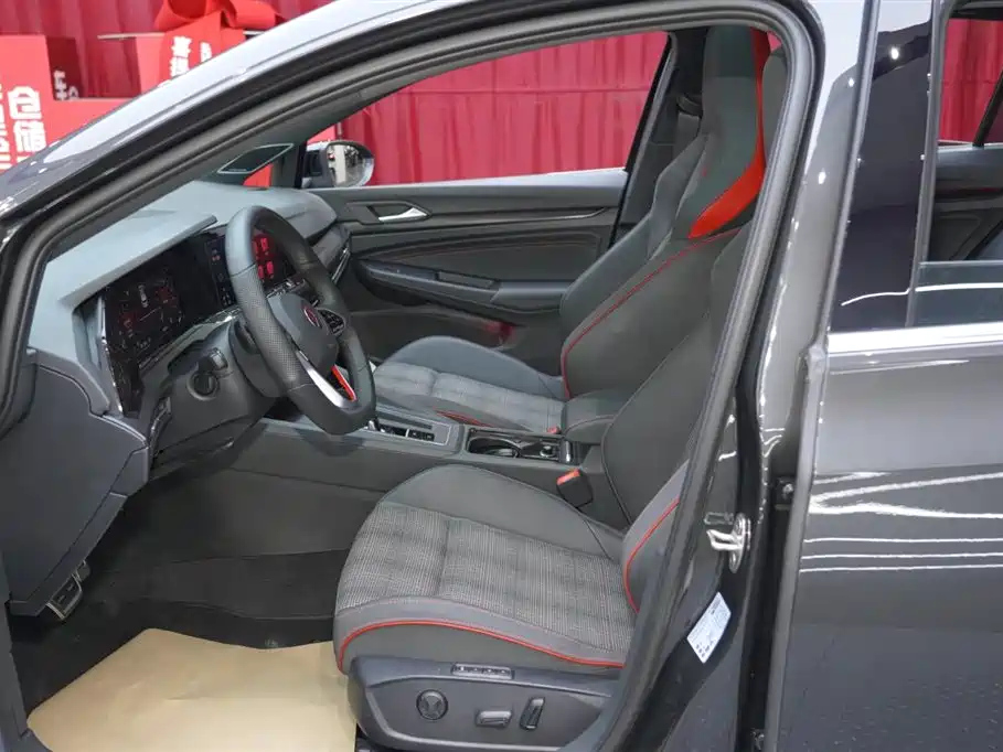 VOLKSWAGEN GOLF GTI 2021