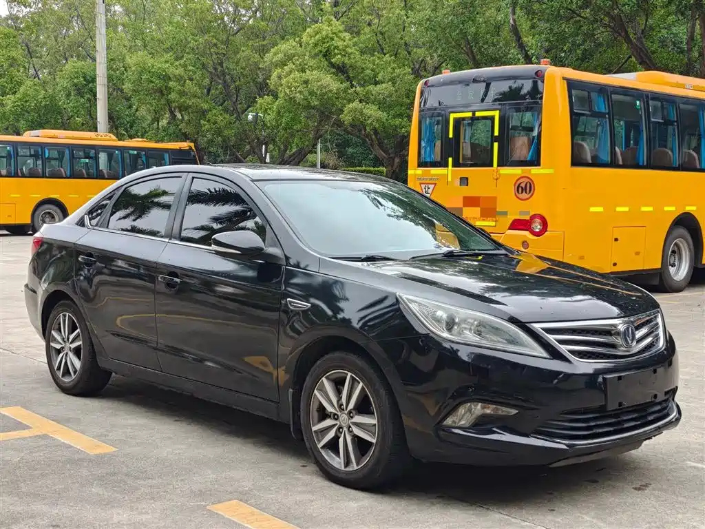 CHANGAN EADO 2015