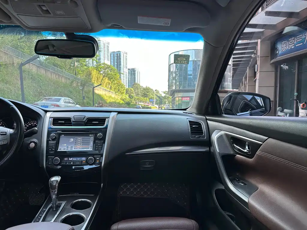 NISSAN TEANA 2014