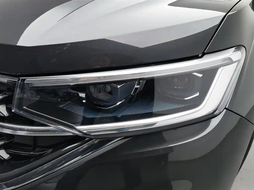 VOLKSWAGEN TAYRON 2024