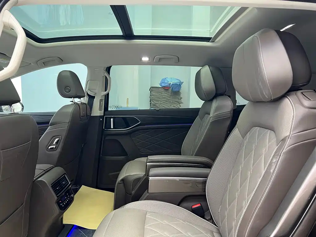 VOLKSWAGEN VILORAN 2024