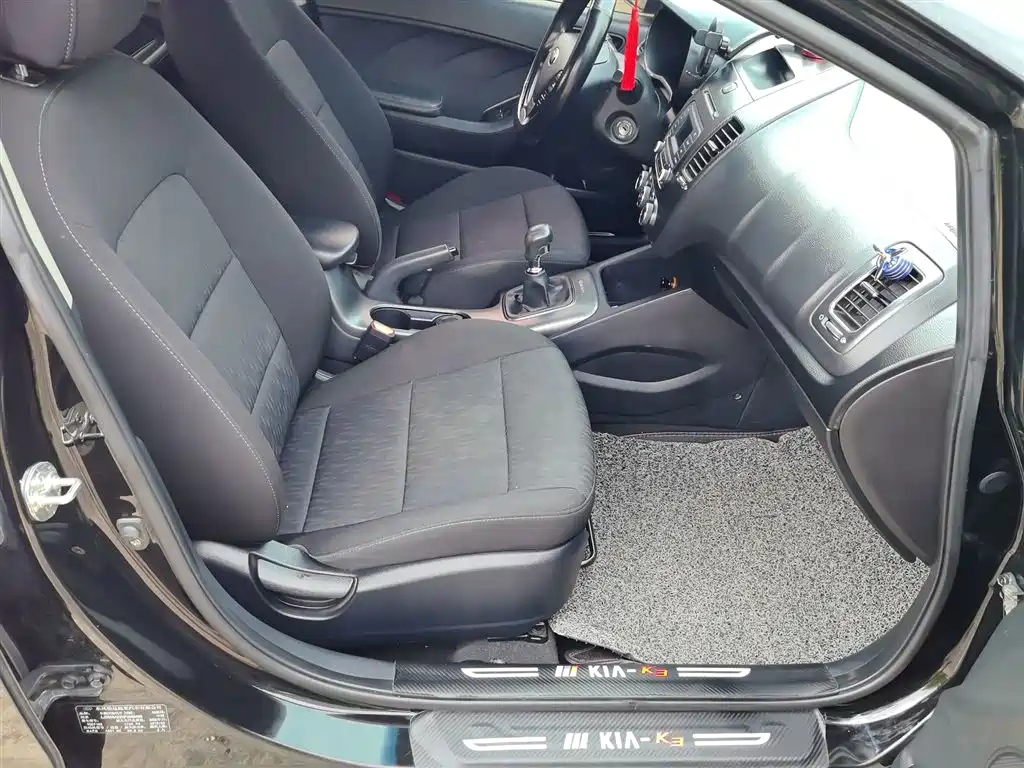 KIA K3 2015