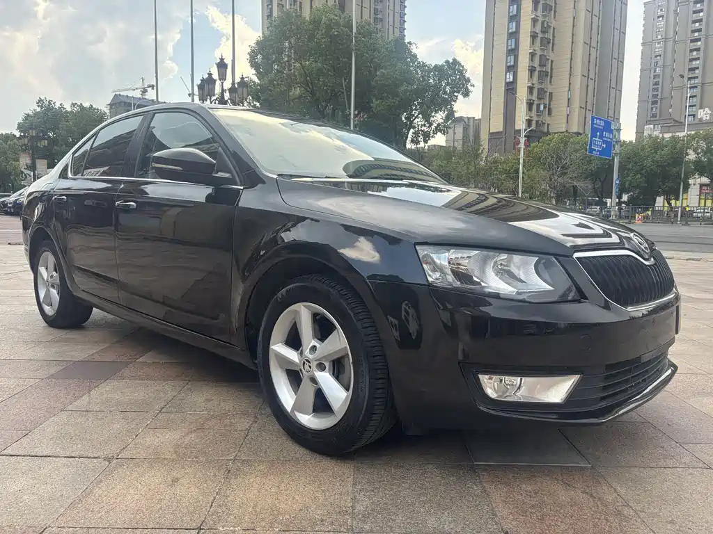 SKODA OCTAVIA 2015