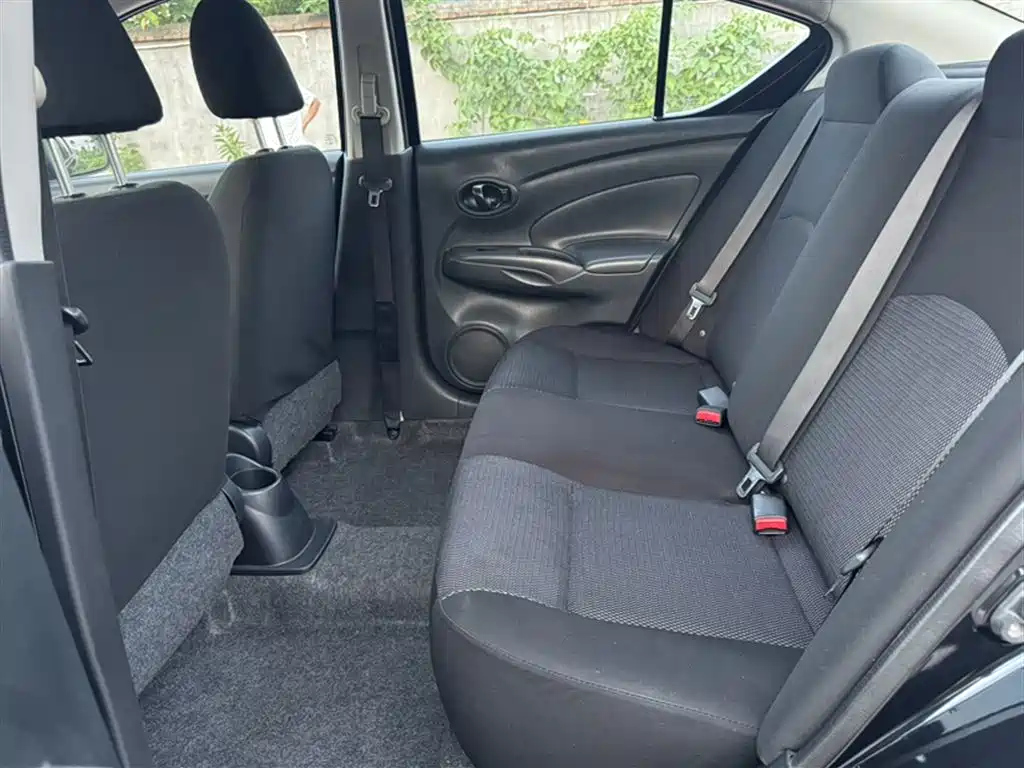 NISSAN SUNNY 2015