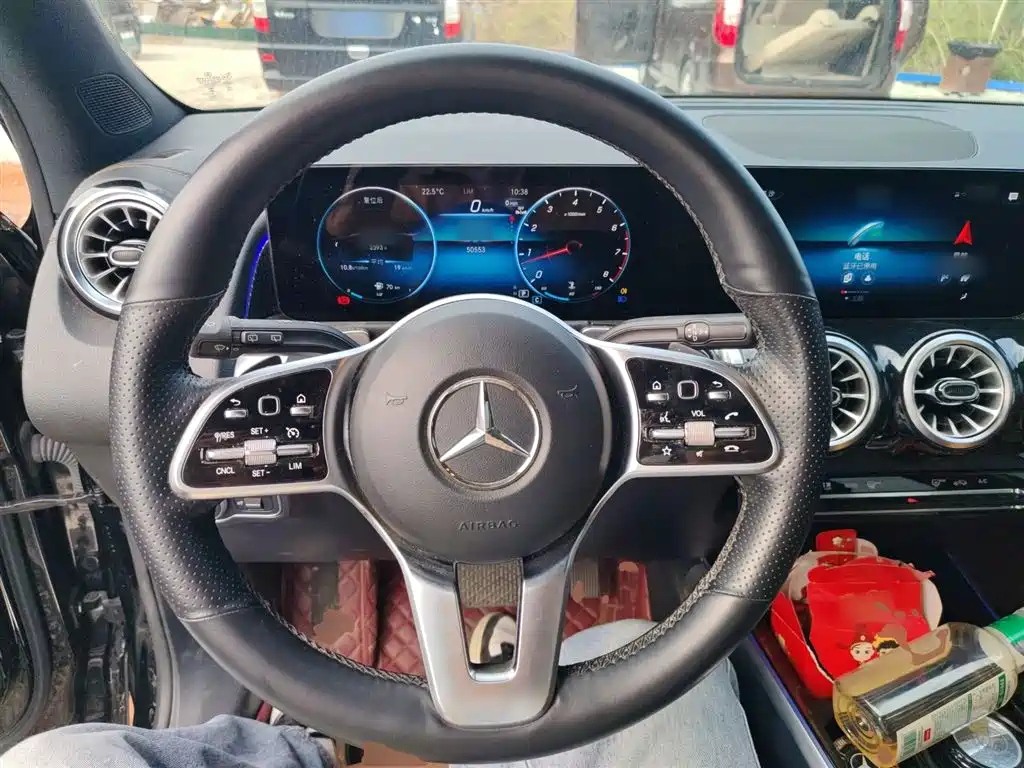MERCEDES BENZ GLB 2023