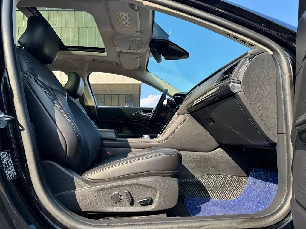 FORD TAURUS 2019