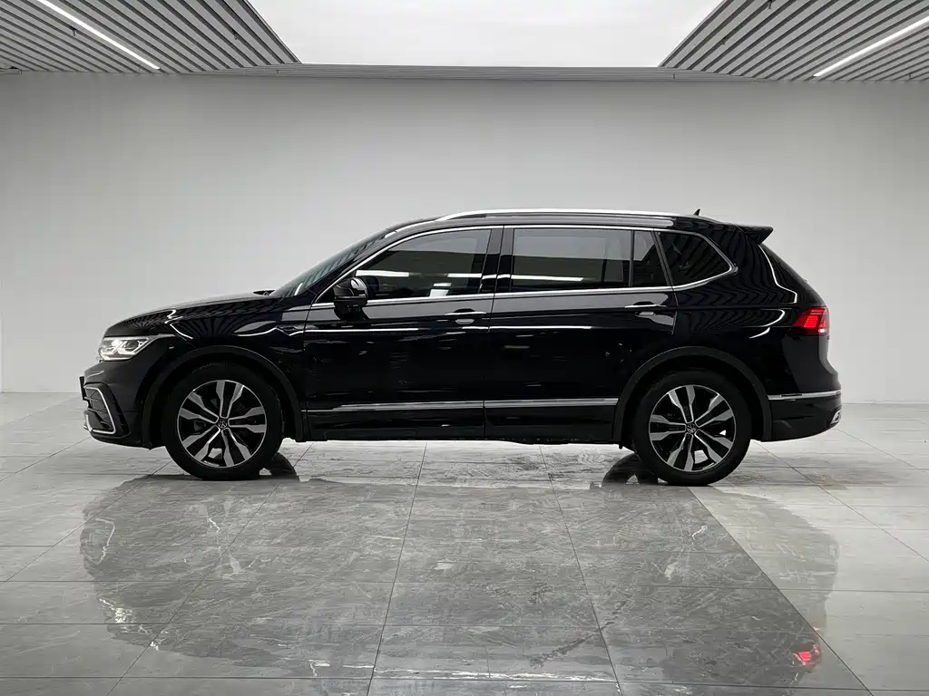 VOLKSWAGEN TIGUAN L 2022