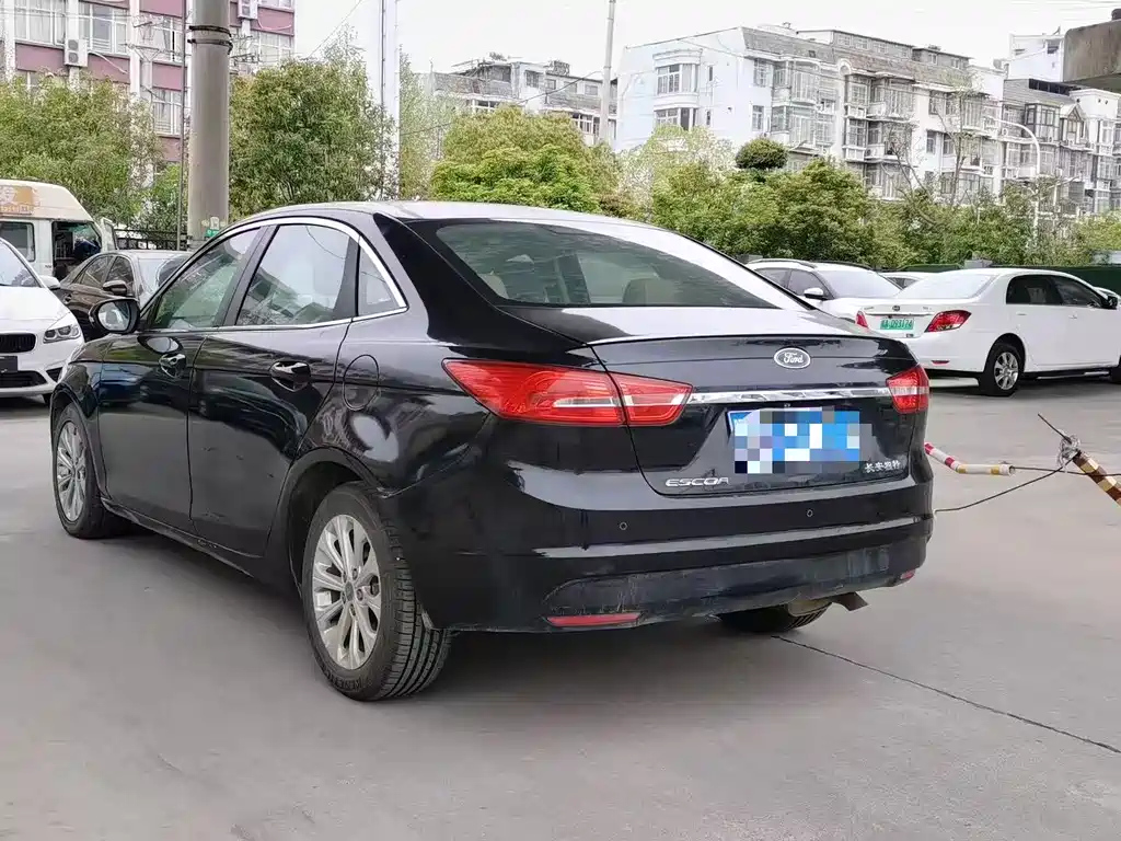 FORD ESCORT 2015