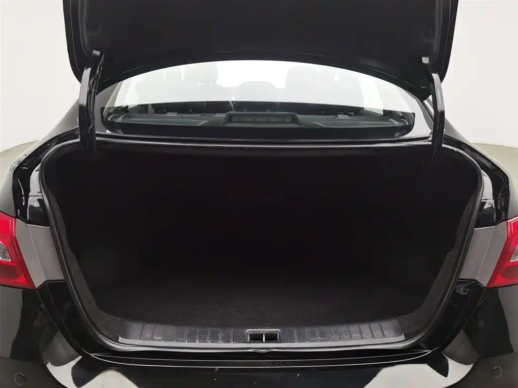NISSAN SYLPHY 2019