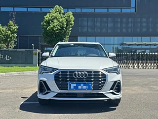 AUDI Q3  2020