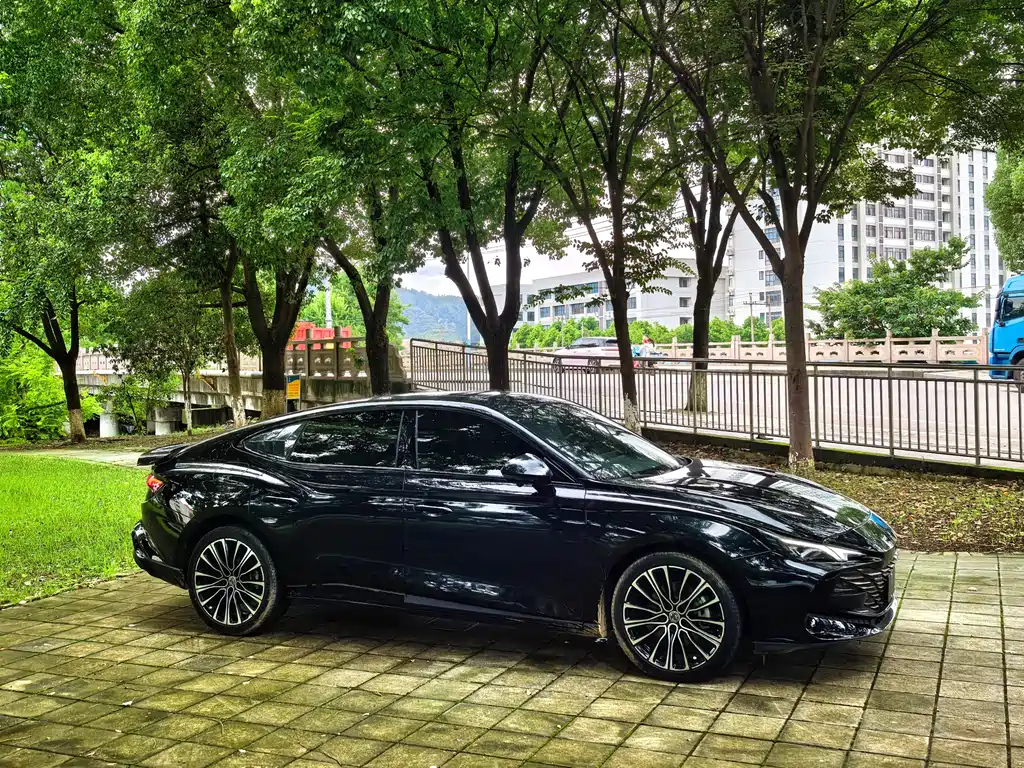 MG MG7 2023