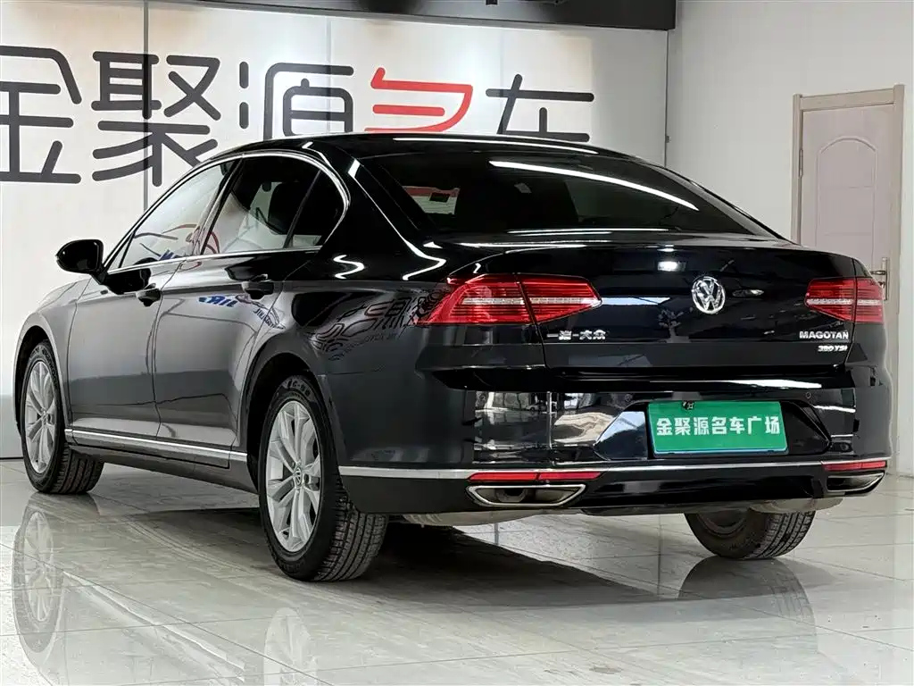 VOLKSWAGEN MAGOTAN 2017