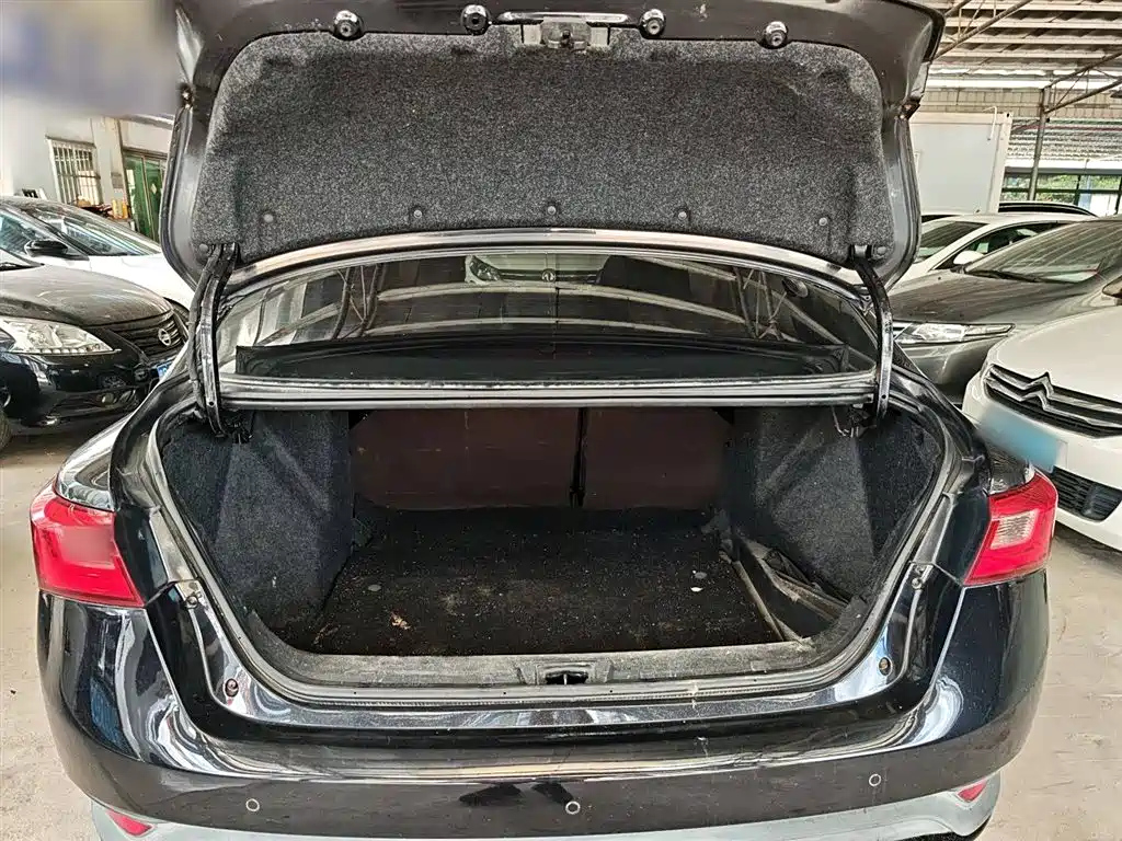 ZOTYE Z300 2016